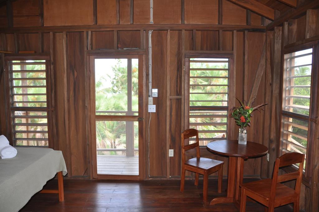 Sabal Beach Hotel Monkey River Town Habitación foto